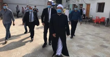 انتخابات مجلس النواب.. وزير الأوقاف يدلي بصوته في لجنته الانتخابية بـ المنيل