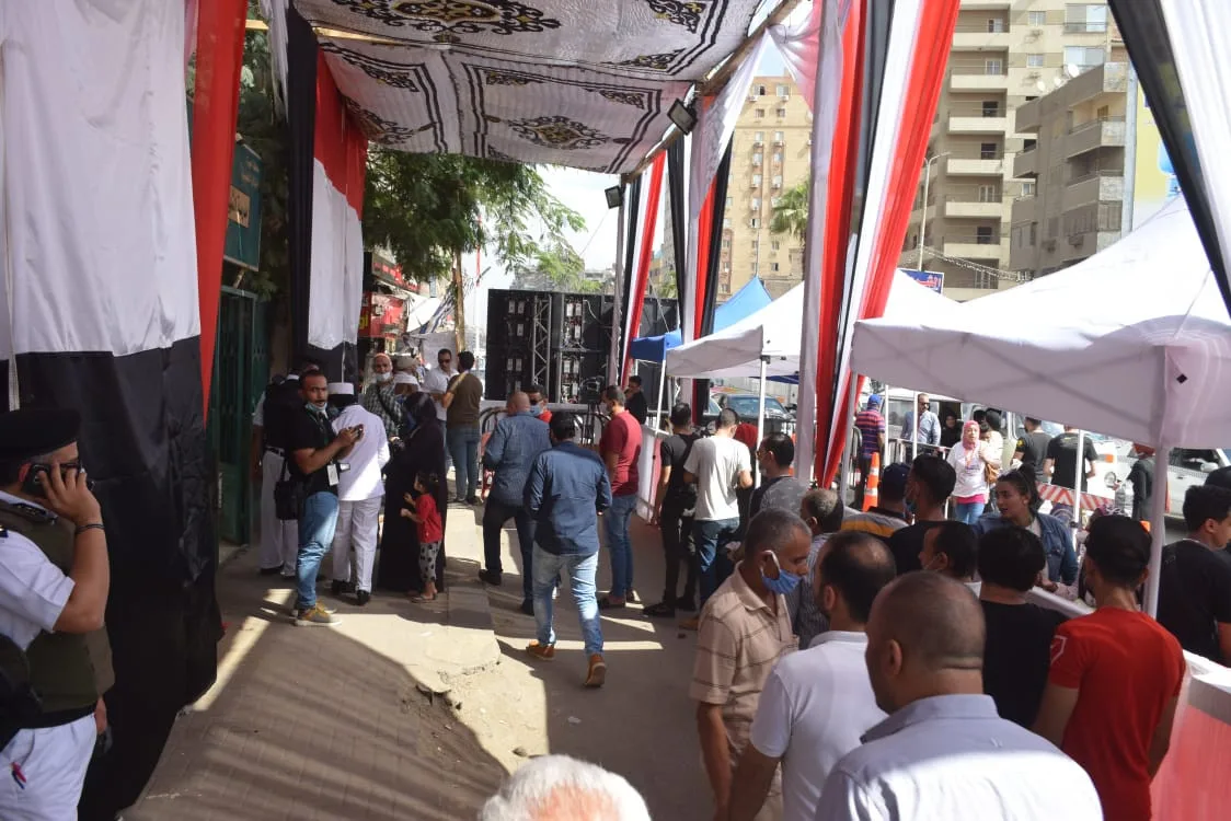 "الفرصة الأخيرة".. لجان التصويت تبدأ استقبال الناخبين لليوم الثاني