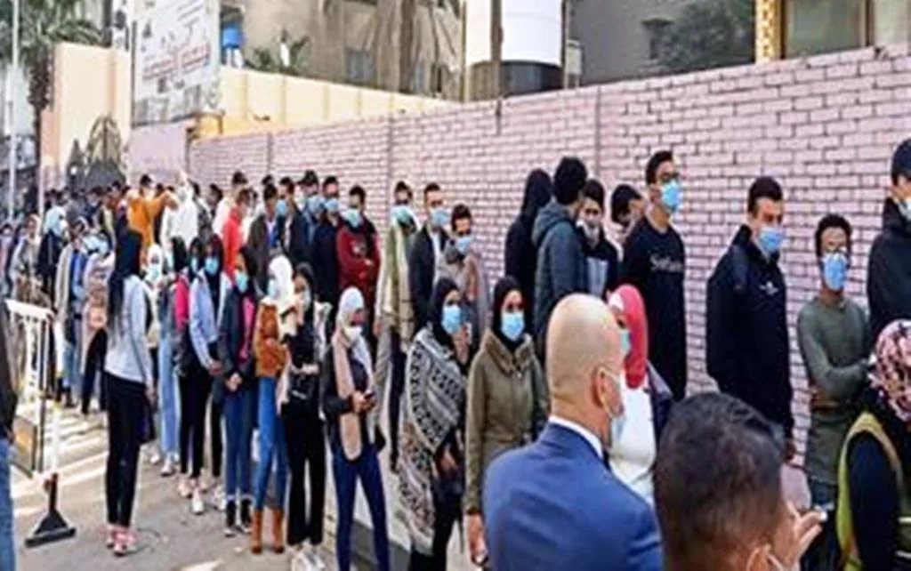 "ما بعد الراحة".. الفئات الشبابية أكثر حضورًا بـ "مدينة نصر" للمشاركة في إنتخابات الإعادة
