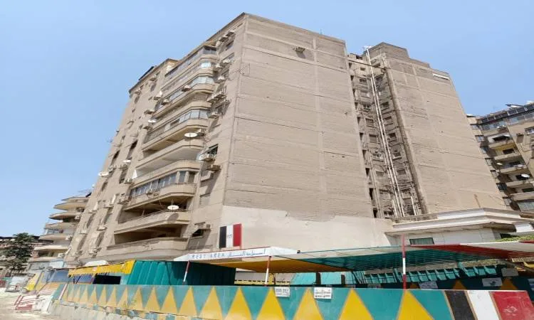 عمارة الشربتلي بالزمالك..مخاوف السكان من مترو الانفاق تحرج الحكومة (صور)