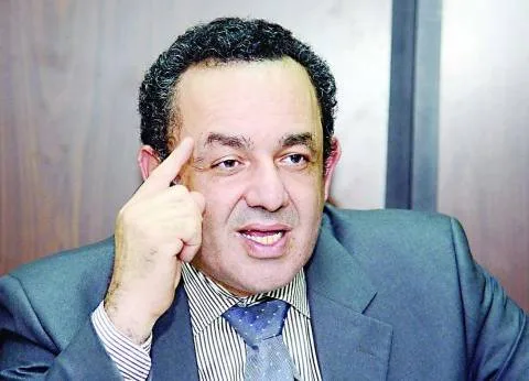 عمرو الشوبكي يصف مرتضي منصور بـ"البلطجي".. ويؤكد: "سقوط الباطل"