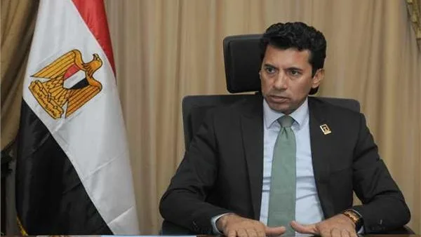 "درسنا الأمور بهدوء".. وزير الشباب يطمأن جماهير الزمالك