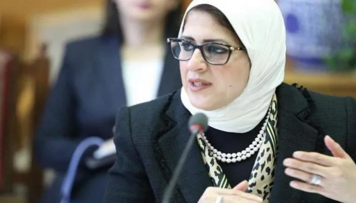 "إبعدي يا كورونا".. الصحة تبحث تطوير شبكات الأوكسجين بالمستشفيات ودعم الشركات المنتجه