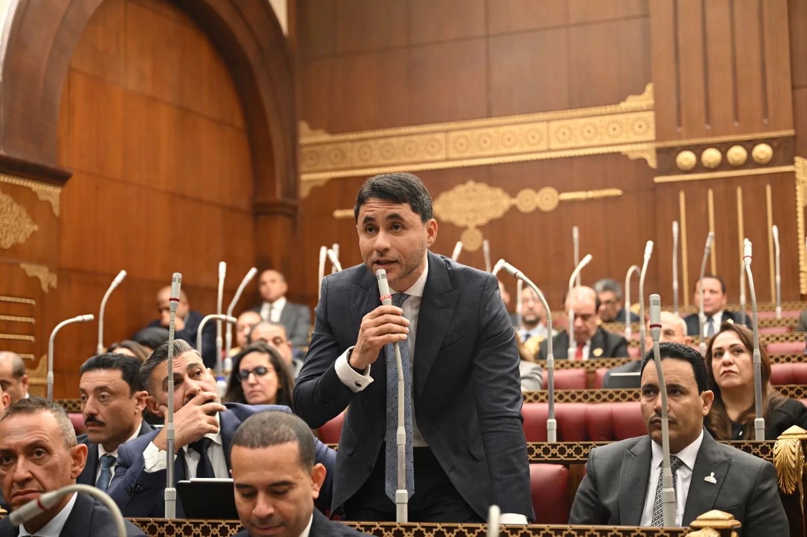 النائب محمد مظلوم يطالب بإطلاق منصة ذكية موحدة للاستثمار والتراخيص لتيسير جذب الاستثمارات الأجنبية
