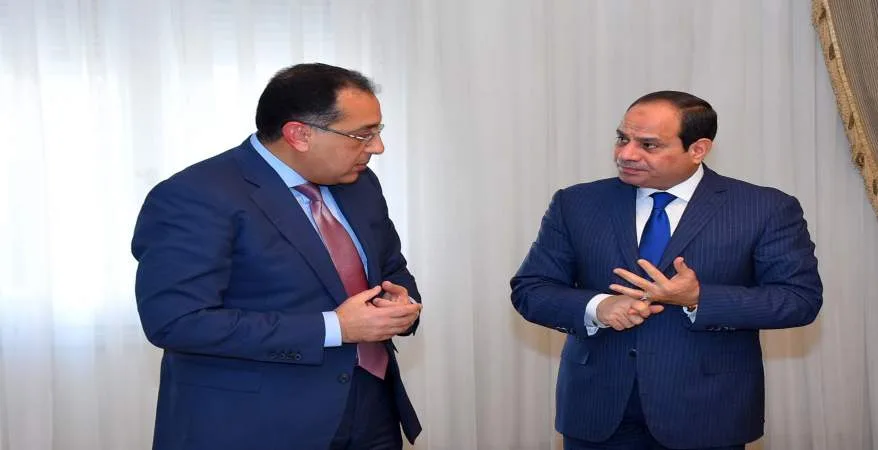"عمل دؤوب ".. الرئيس يوجه التهنئة للحكومة لما حققته من مؤشرات اقتصادية إيجابية رغم كورونا