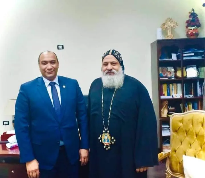 لترسيخ مبادئ الوحدة الوطنية ..النائب فؤاد القاضى يلتقي أسقف حدائق القبة: سقينا شجرة المحبة