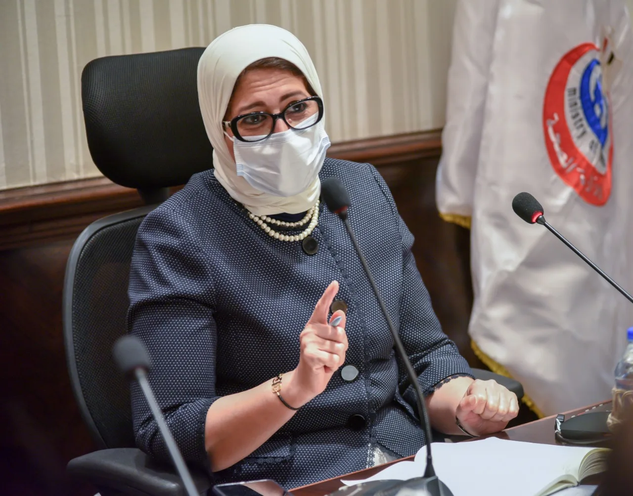 وزيرة الصحة: نقل "طفل العجانة" بالإسعاف الطائر إلى مستشفى الشيخ زايد لتلقي الرعاية الطبية