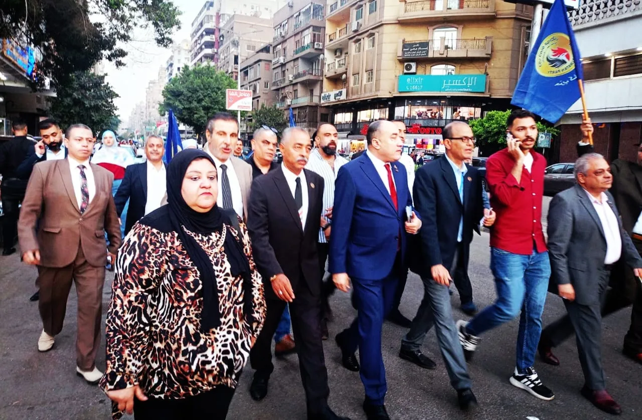 حماة الوطن بالجيزة يشارك الأهالي فرحة العيد بفعاليات احتفالية وتوزيع الهدايا على الأطفال