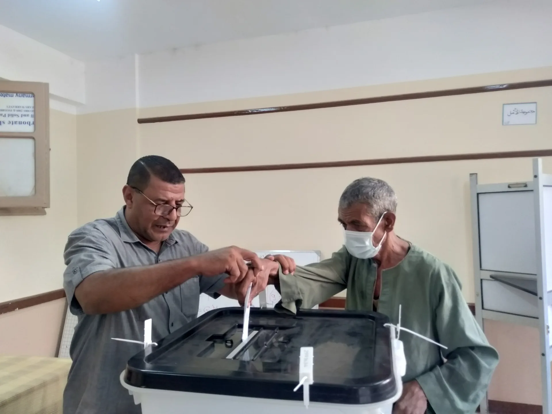 نتقابل بعد ٥ سنين .. إغلاق لجان الإقتراع في لجان الإنتخابات بالمحافظات