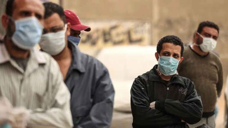 هل منحت الحكومة إجازة للموظفين وطلاب المدارس والجامعات بسبب فيروس كورونا؟
