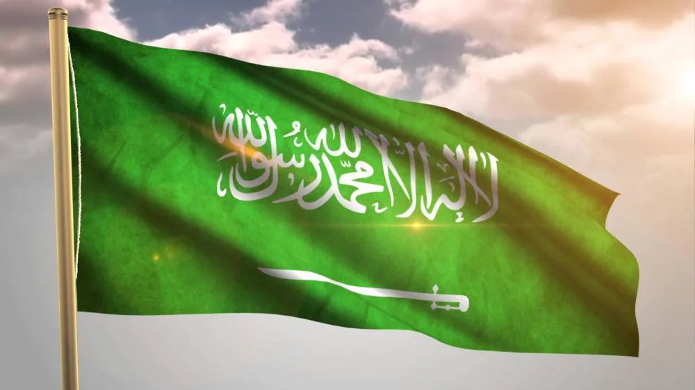"هجوم إرهابي".. مقذوف يصيب خزان وقود محطة بترول بمدينة جدة السعودية