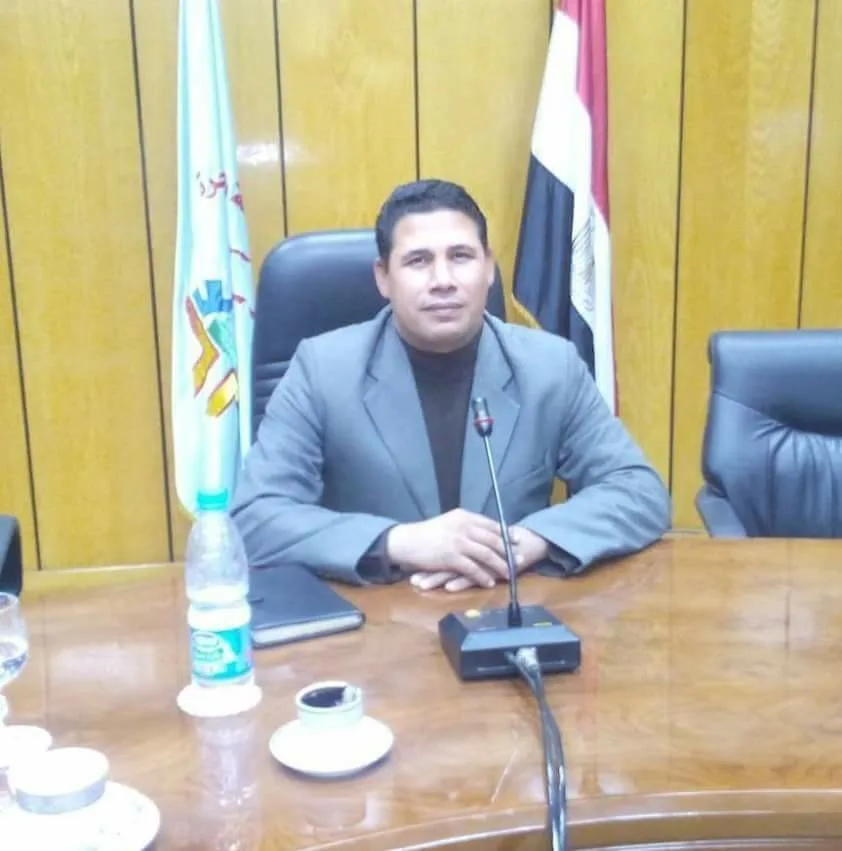 لماذا يهاجم حزب المحافظين بنوك الأهلى ومصر وقناة السويس؟.. شعبان خليفة يكشف الأسباب