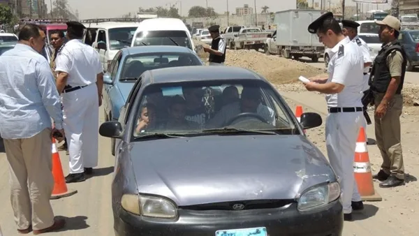 في التأني السلامة...الإدارة العامة للمرور تُغلق طريق "سوهاج - قنا" بسبب السيول
