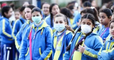 الدراسة مستمرة.. التعليم تنفي حذف المناهج وغلق المدارس