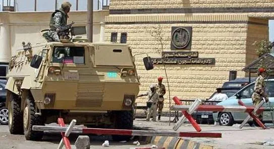 استشهاد ضابطين وإصابة آخر خلال إحباط محاولة هروب 4 سجناء من سجن طرة