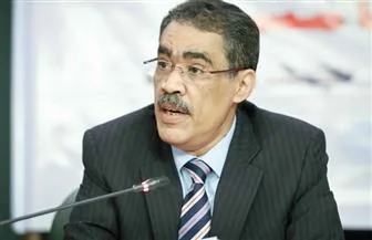 عبر الهاتف..نقيب الصحفيين يُهنئ أسامة الهواري لفوزه في "مجلس الشيوخ"