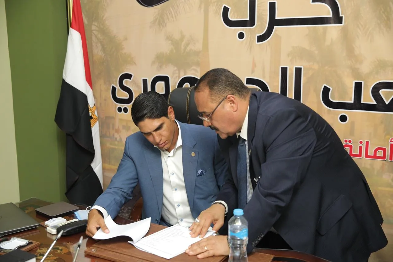 "أبوهشيمة" يتوقع مشاركة كبيرة لأهالى بني سويف في انتخابات "الشيوخ" (صور)
