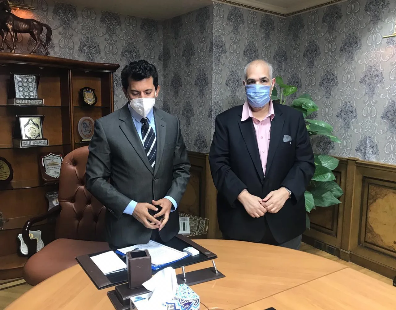 رئيس مؤسسة محمد جلال يلتقي وزير الرياضة ويتبرع بمليون جنيه لنادي "بركة الحاج"