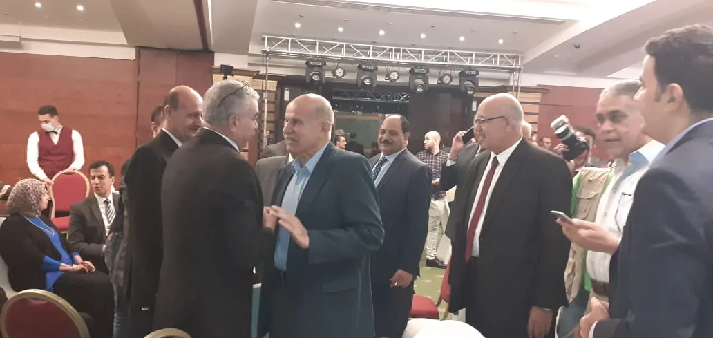 اشربوا مية مفيش أكل .. 50% من ضيوف مؤتمر التيار الوطني: مأكلناش